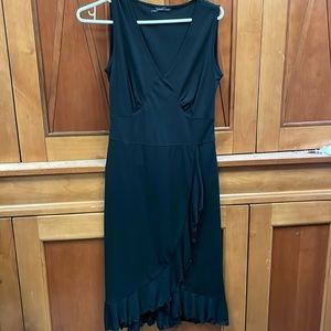 Confert black short sleeve dress